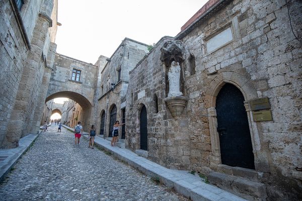Rhodes: Which Tour for the Walled City, Which for the Coast